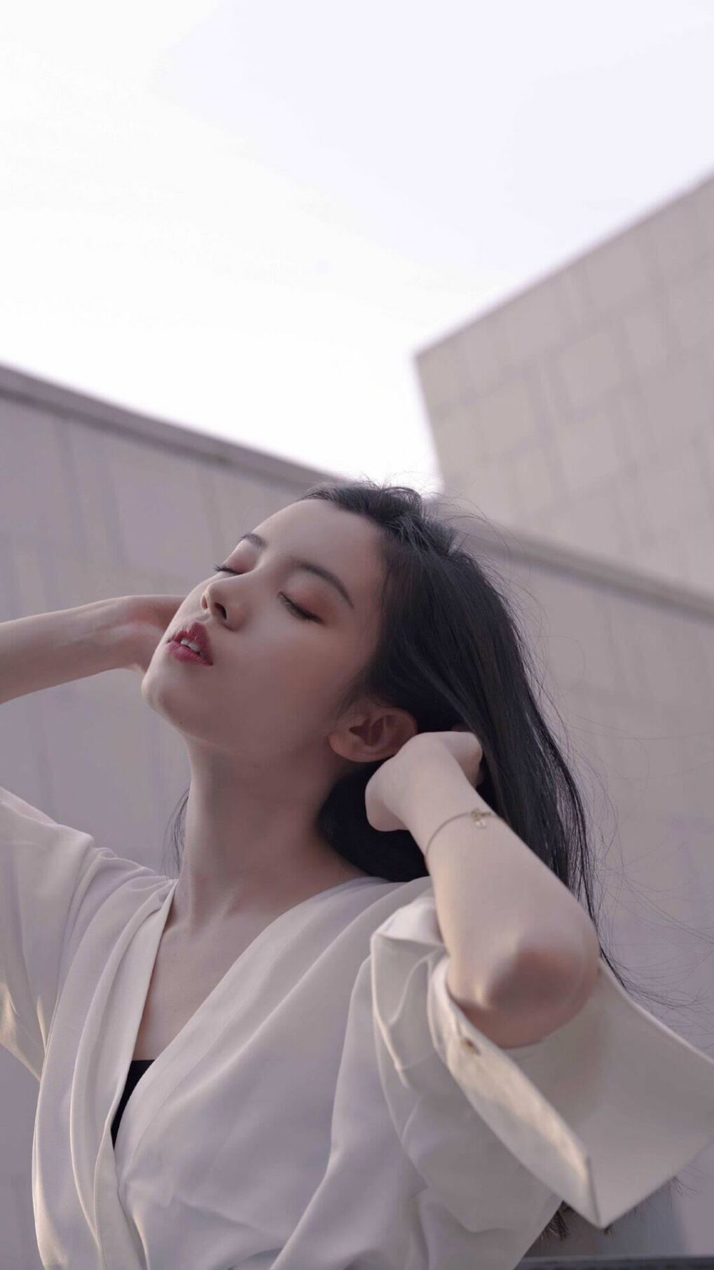 爵士后卫完成压哨绝杀点燃主场氛围，爵士队控球后卫